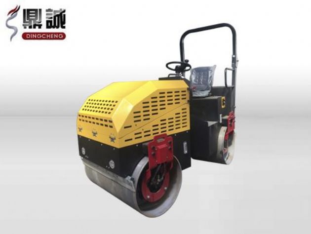 點(diǎn)擊查看詳細(xì)信息<br>標(biāo)題：2.5噸全液壓座駕式振動(dòng)壓路機(jī) 閱讀次數(shù)：15081